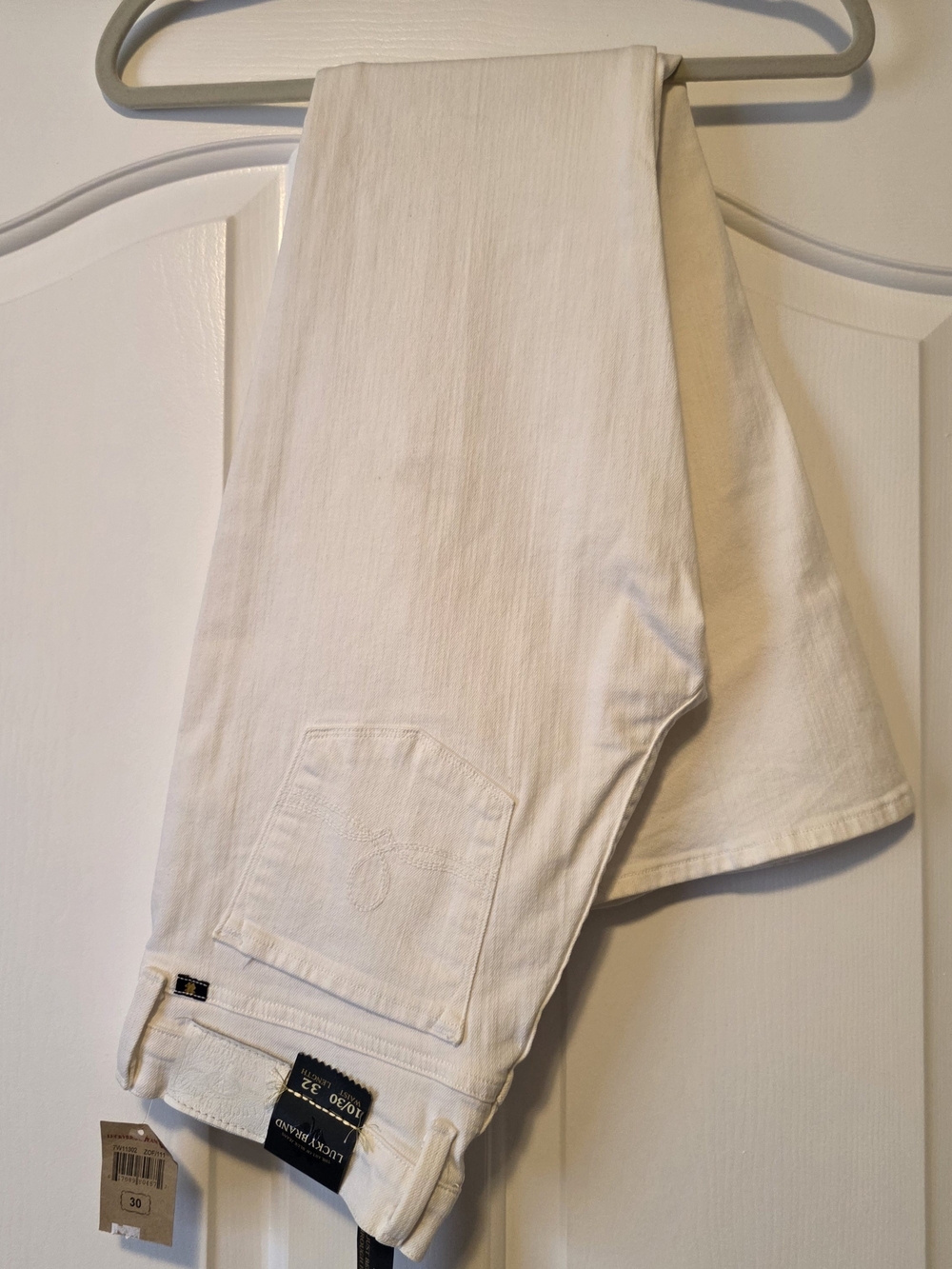 Lucky Brand Women's White Jeans - Classic Bootcut Fit Sz. 30